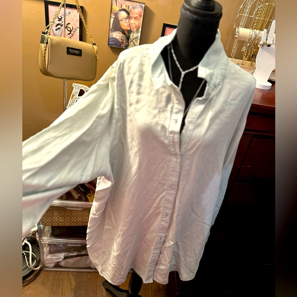 NWOT light blue Oxford, button-down, long sleeve tea - Picture 2 of 9